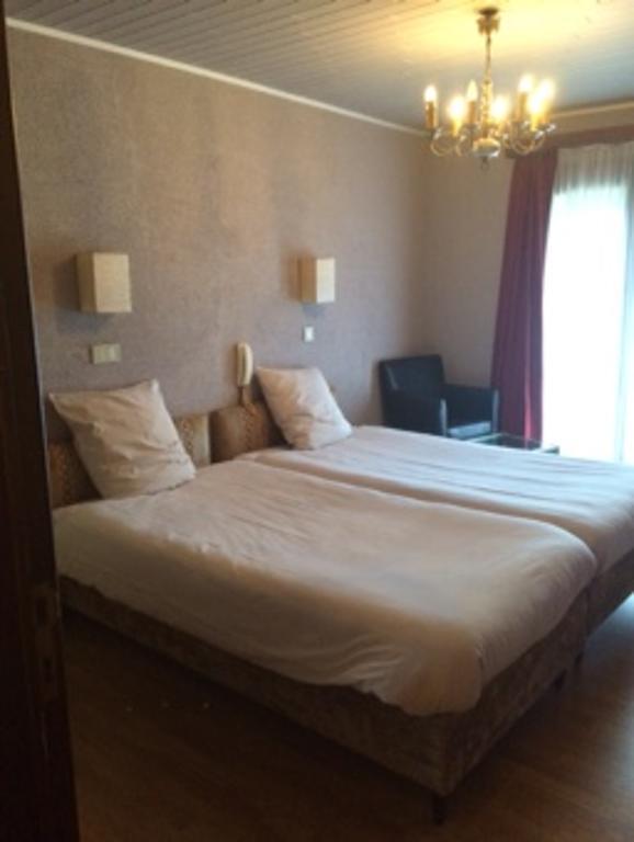 Hotel La Venerie Virton Ruang foto