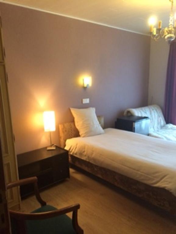 Hotel La Venerie Virton Bagian luar foto